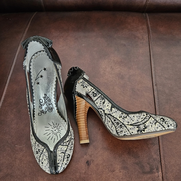 Naughty Monkey size 6 shoe - Picture 2 of 3